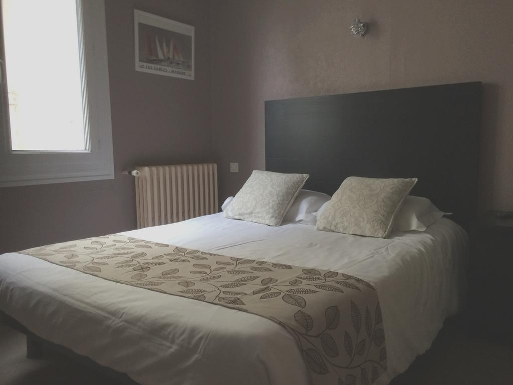 Hotel Les Voyageurs Les Sables-d'Olonne Phòng bức ảnh