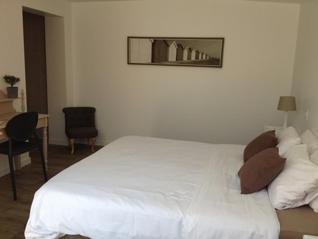 Hotel Les Voyageurs Les Sables-d'Olonne Phòng bức ảnh